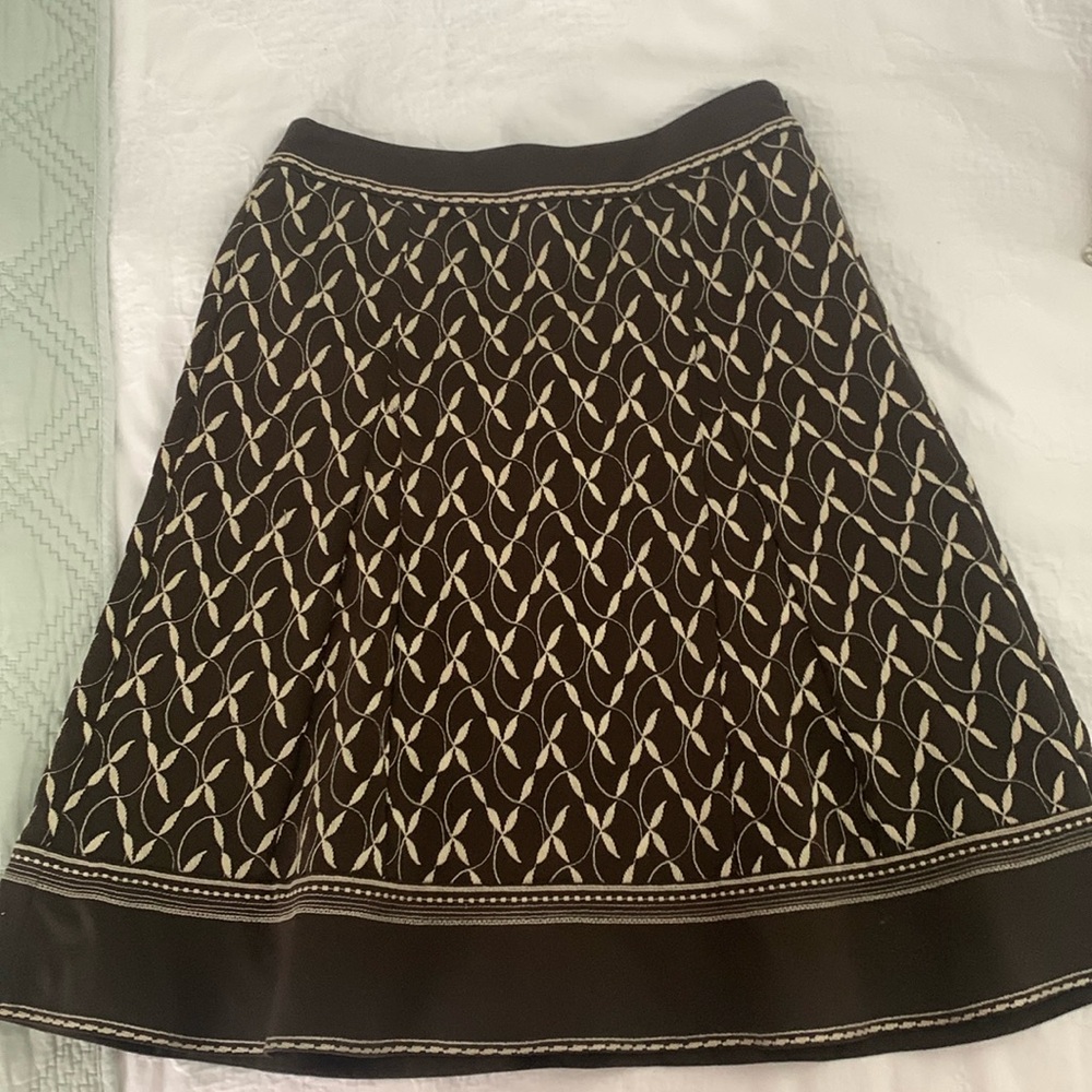 Ann Taylor brown and tan embroidered a-line skirt 0P 0 fully lined